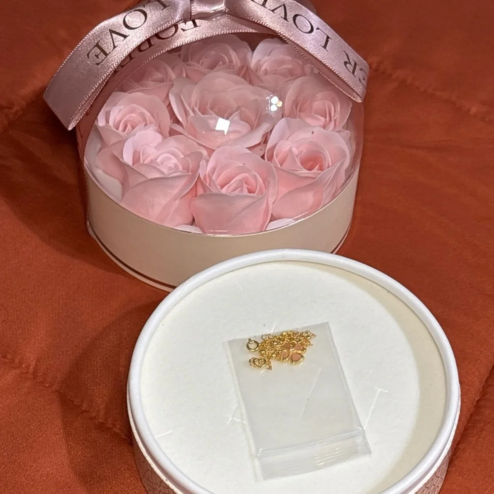 New Gold Plated Sterling Silver Four Leaf Clover Bracelet With Flower Box - Picture 7 of 9